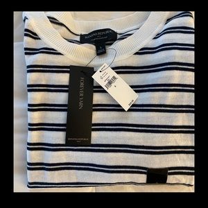 Gypsium White. Pull over sweater.